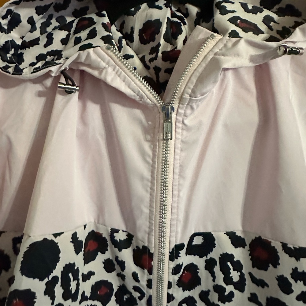 Pullover windbreaker
